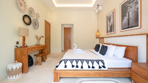 Villa Lea Estate Bedroom 1