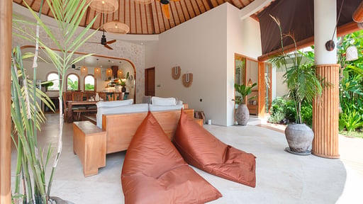 Villa Lea Estate Living room 1