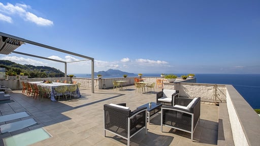 Villa Lea Rooftop lounge