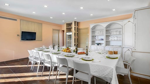 Villa Lea Dining area