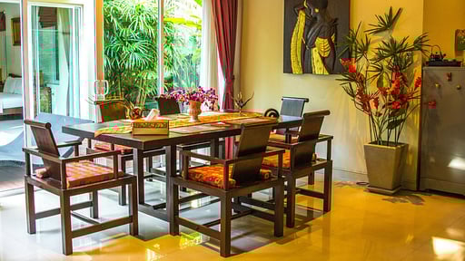 Villa Leelawadee Karon Dining area