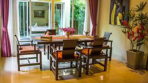 Villa Leelawadee Karon Dining area