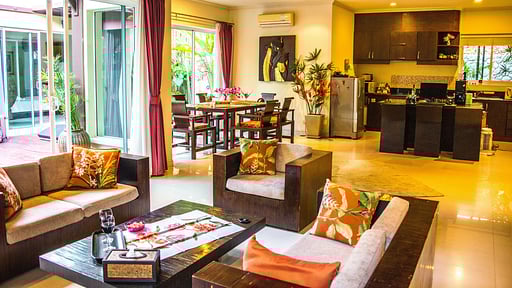 Villa Leelawadee Karon Living room
