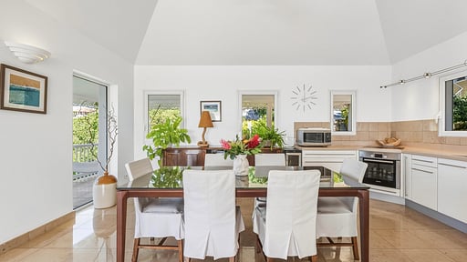 Villa L'Enclos Dining area