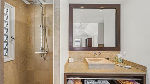 Villa L'Enclos Bedroom 2