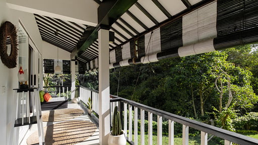 Villa Lepak by the River Terraza/balcón