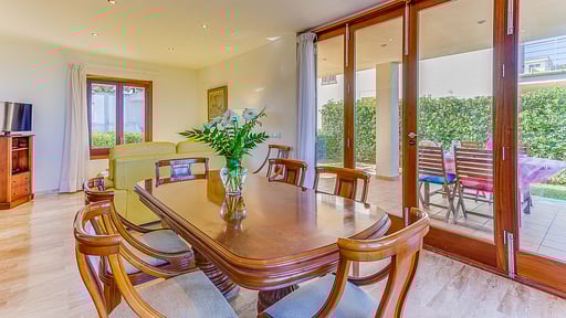 Villa Les Aguiles Dining area