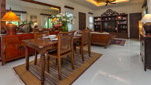 Villa Leti Dining area