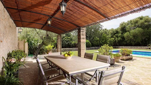 Villa Lexicon Dining area