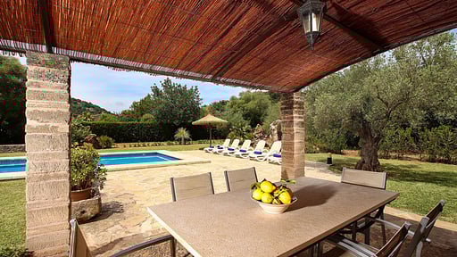 Villa Lexicon Dining area