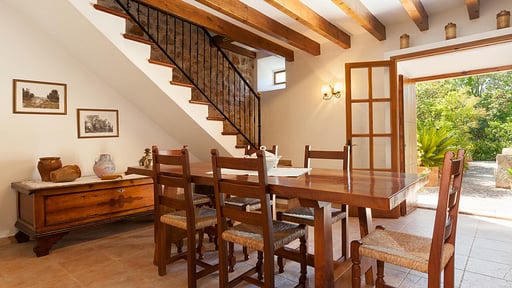 Villa Lexicon Dining area