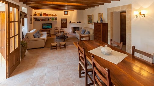 Villa Lexicon Dining area