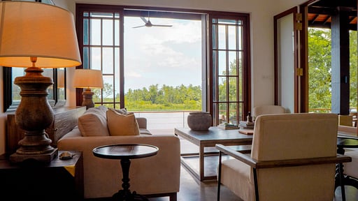 Villa Lily Pod Living room