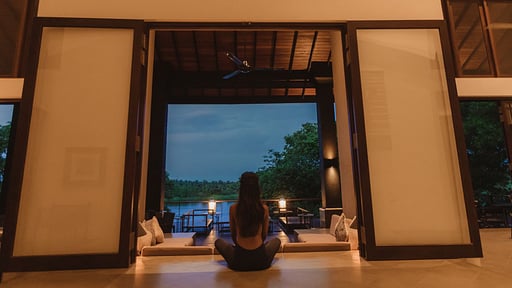 Villa Lily Pod Living room