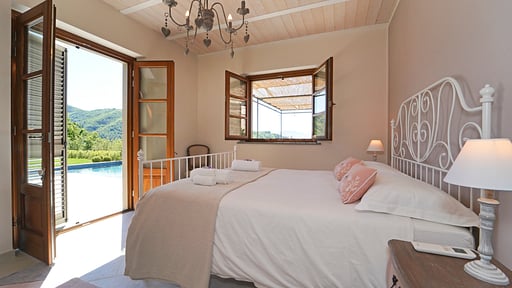 Villa Linari Bedroom 1