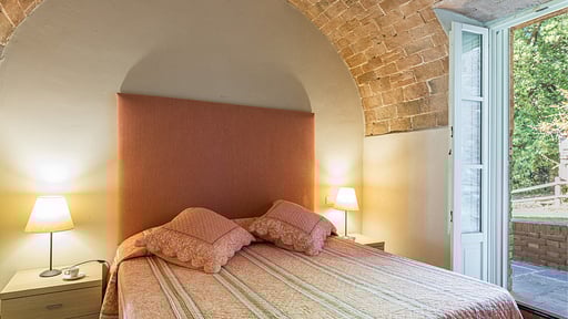 Villa Linchiano Bedroom 1