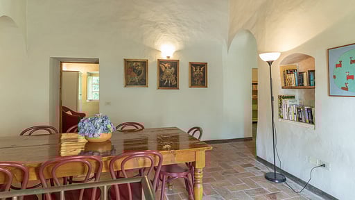 Villa Linchiano Dining area 2
