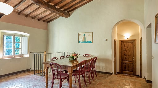 Villa Linchiano Dining area 2