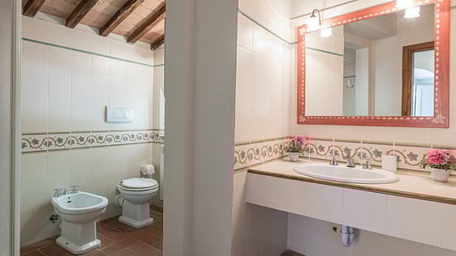 Villa Linchiano Bedroom 4