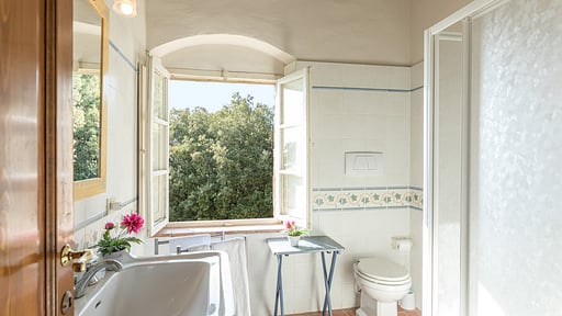 Villa Linchiano Bedroom 6