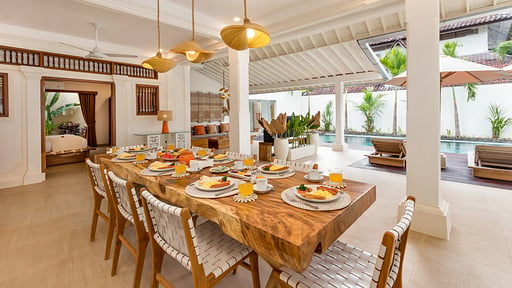 Villa Lisabella Dining area