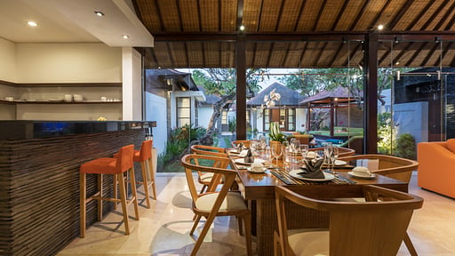 Villa Litera Seminyak Eethoek