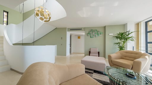 Villa Lithop Salon