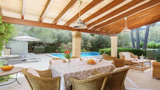 Villa Llangana Dining area