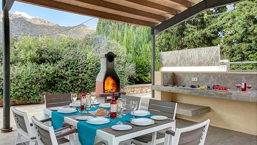 Villa Llobiner BBQ equipment