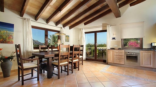 Villa Llop Dining area 2