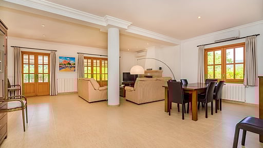 Villa Lluna Nova Обеденная зона