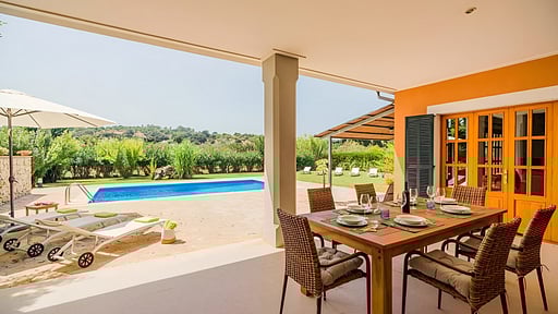 Villa Lluna Nova Обеденная зона