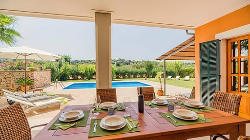 Villa Lluna Nova Обеденная зона