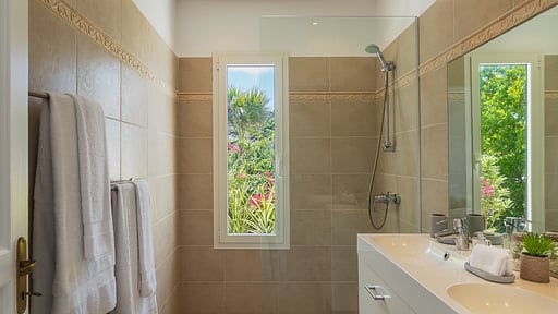 Villa Lo Scoglio Bedroom 2