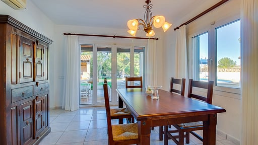 Villa Lombardia Zona de comedor