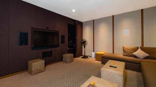 Villa Longhouse Salle média