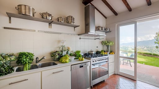 Villa Lontana Kitchen