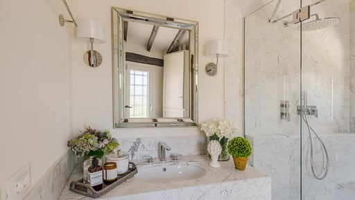 Villa Lontana Bedroom 1