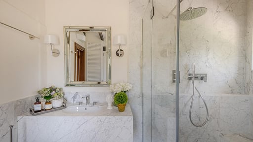 Villa Lontana Bedroom 1