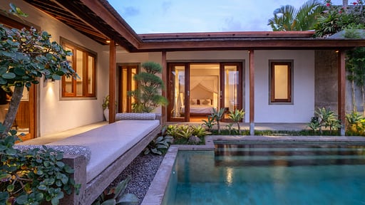 Villa Lotus Bumbak Swimming pool