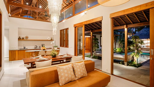 Villa Lotus Bumbak Dining area