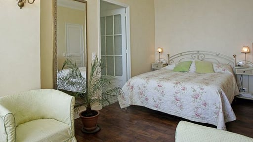 Villa Lou Cade Schlafzimmer 1