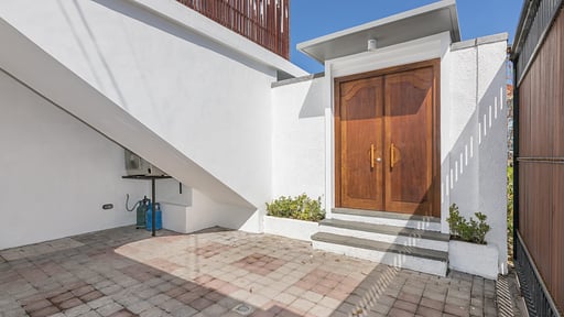 Villa Louis Parking areas