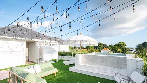 Villa Luja Canggu Jacuzzi