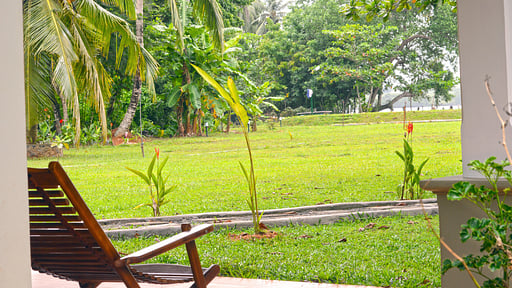 Villa Lumbini Lagoon Garden