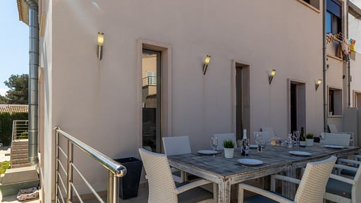Villa Luminar Dining area