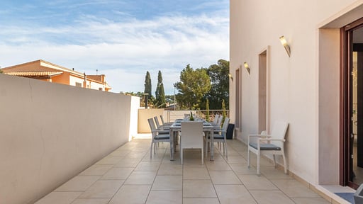 Villa Luminar Dining area