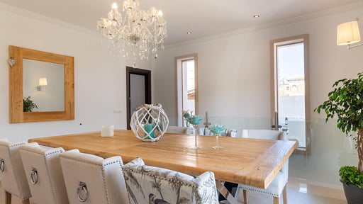 Villa Luminar Dining area