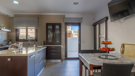 Villa Luminar Kitchen