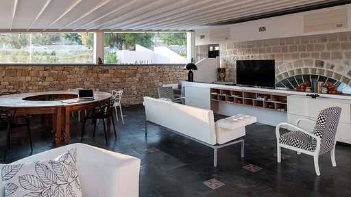 Villa Luna Dining area 1